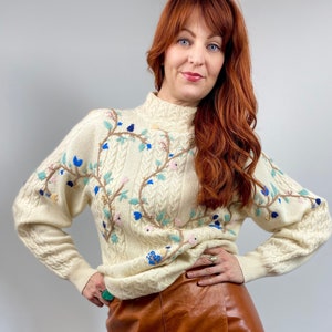 Vintage 90s / Y2K Cable Knit and Floral Embroidery Sweater image 1