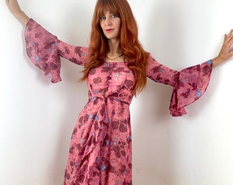 Vintage 60s / 70s Floral Print Ruffle Dress