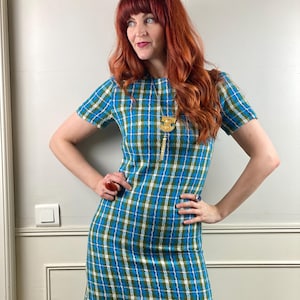 Vintage 1960s Shift / Sheath Dress in Woven Plaid