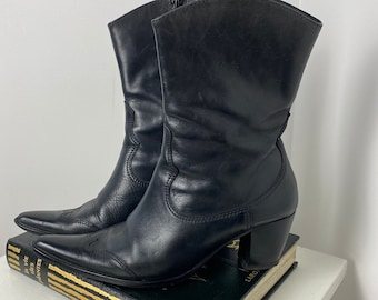 Vintage Mid Rise Cowboy Style Boots