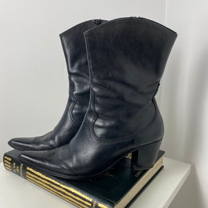 Vintage Mid Rise Cowboy Style Boots