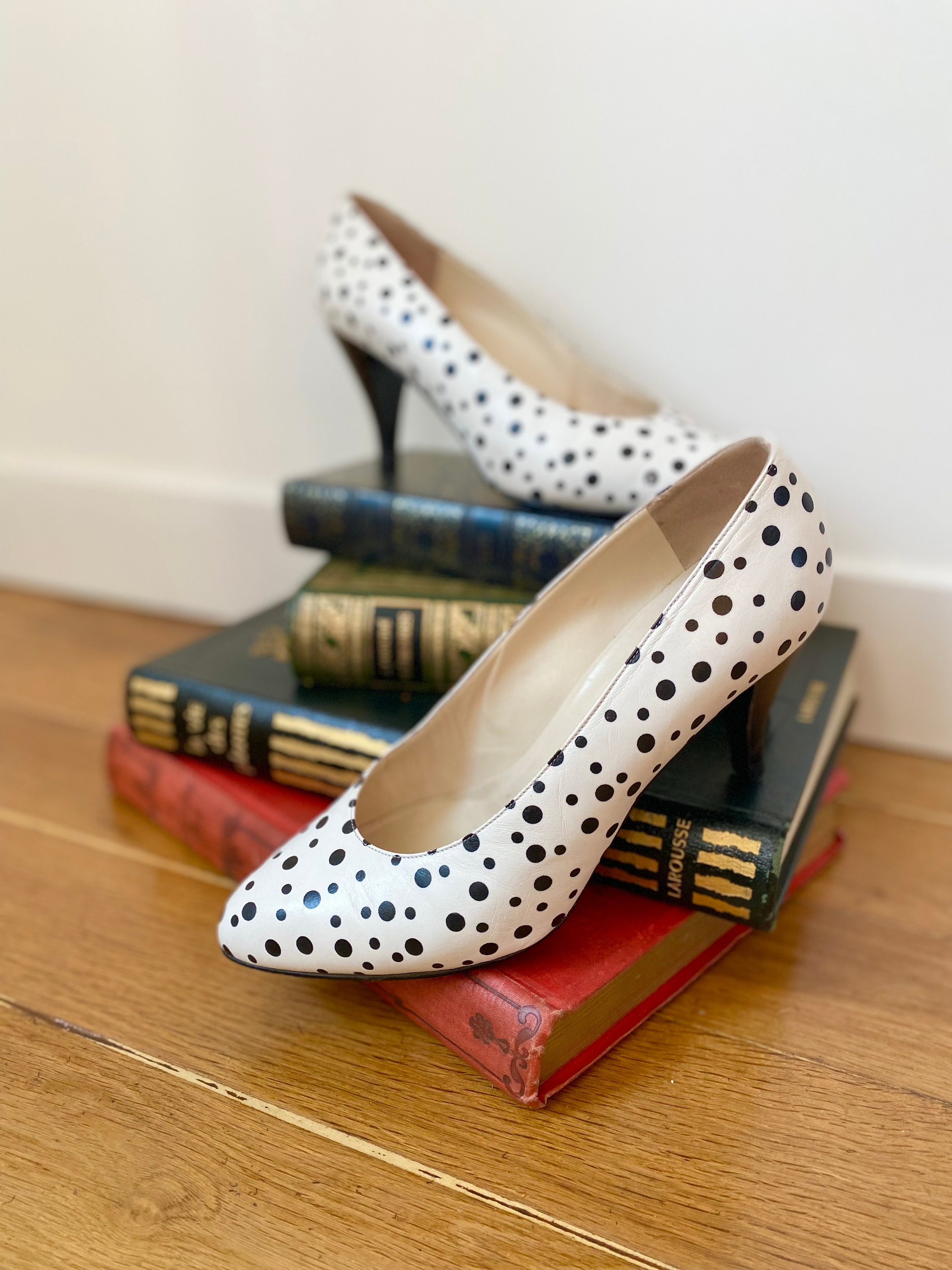Black heels with white polka dots store
