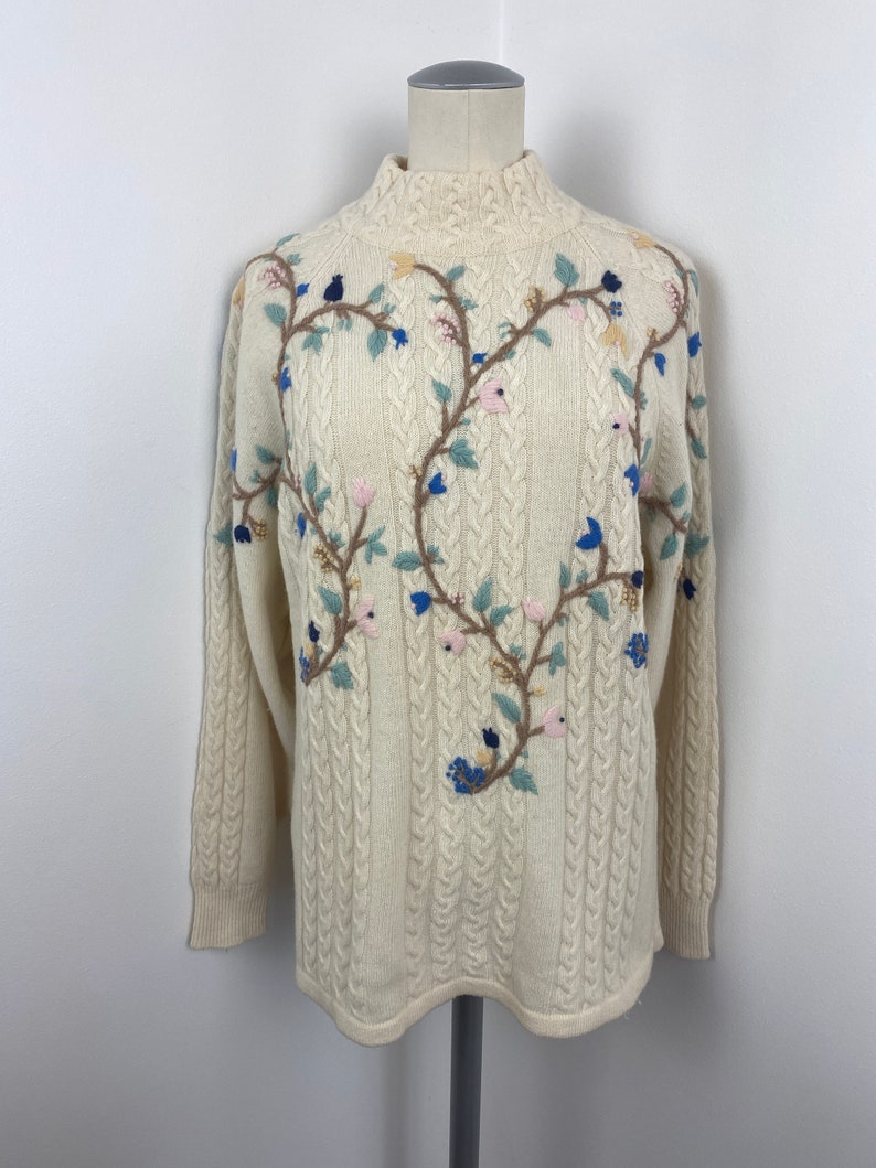 Vintage 90s / Y2K Cable Knit and Floral Embroidery Sweater image 8