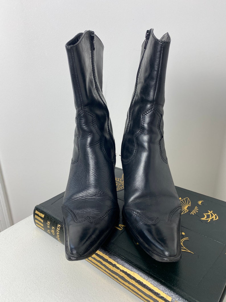 mid rise walking boots