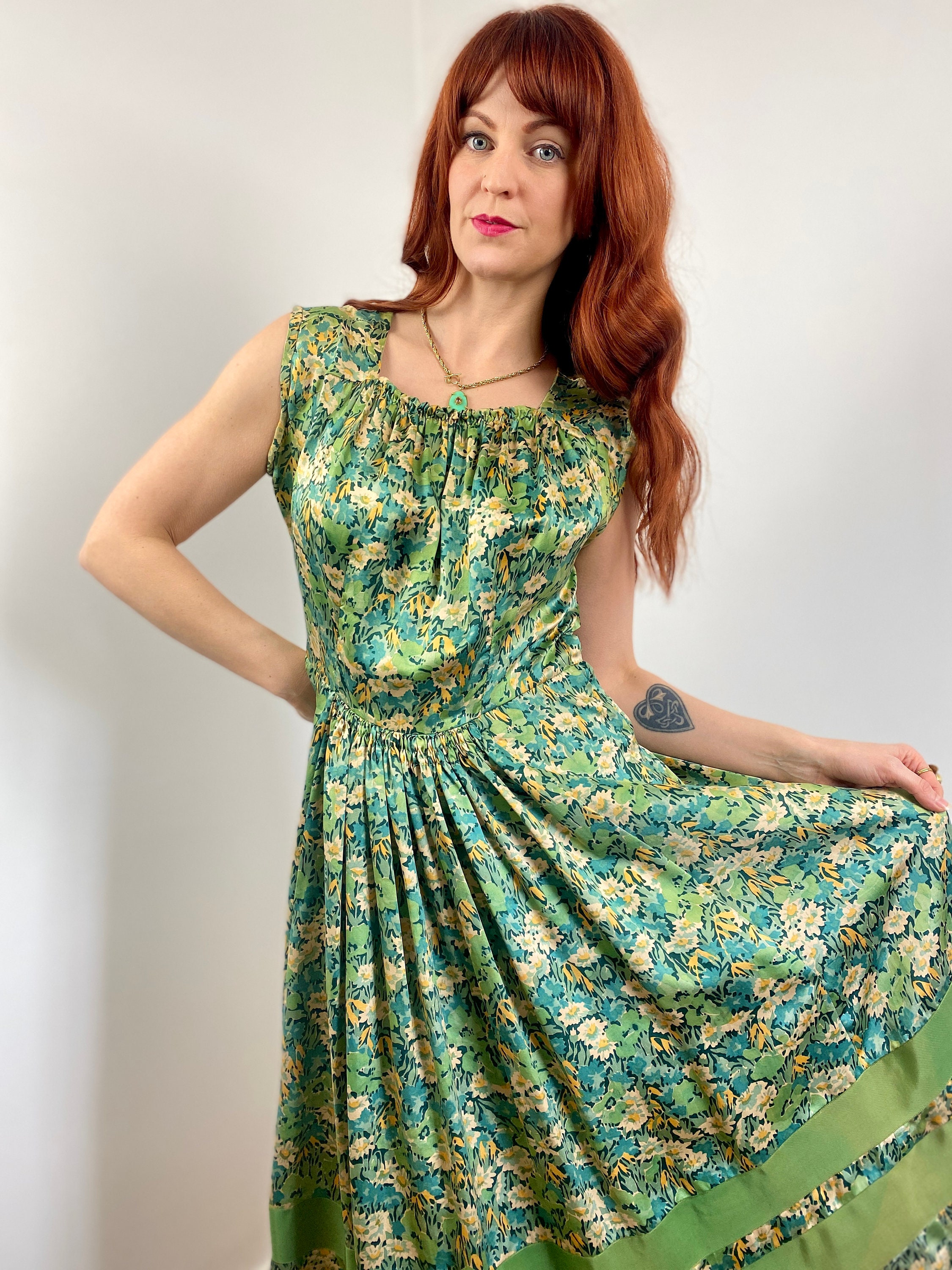 ヴィンテージ オーセンティック 30 年代 シルク フローラル ドレス