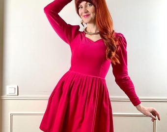Vestido vintage de pana rosa frambuesa de Laura Ashley, años 80