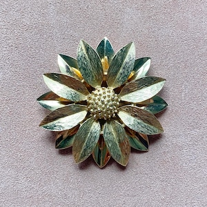 Vintage 1960s 1970s Sarah Cov Canada Gold Floral Brooch