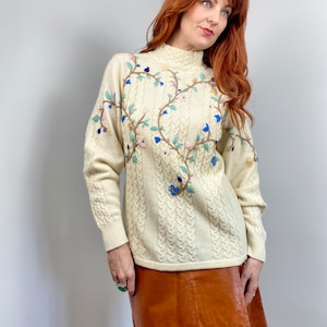 Vintage 90s / Y2K Cable Knit and Floral Embroidery Sweater image 2