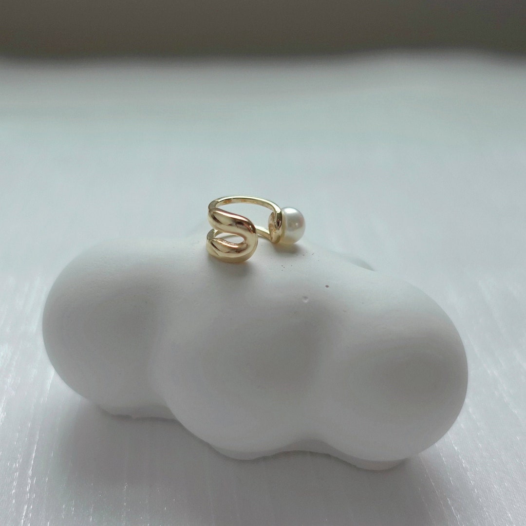 Freshwater Pearl Safety Pin Ear Cuff Small Pearl Cartilage Hoop Safety Pin No Piercing Clip on