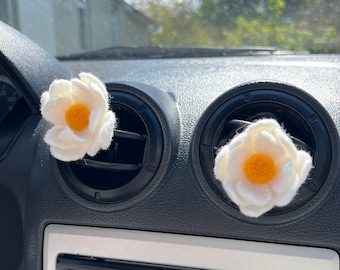 Water lily flower car vent clip Needle felted white lotus car accessories for women Car freshener Botanical car decor Lotus lover