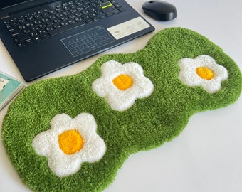 Daisy keyboard rug Hand tufted keyboard pad with daisy flowers Computer desk accessories Gaming desk decor Gamer gifts for her