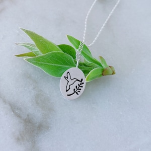 Colar com pingente de pomba e ramo de oliveira em prata esterlina, pomba da paz com colar de marca, pingente de dupla face, colar amor esperança paz