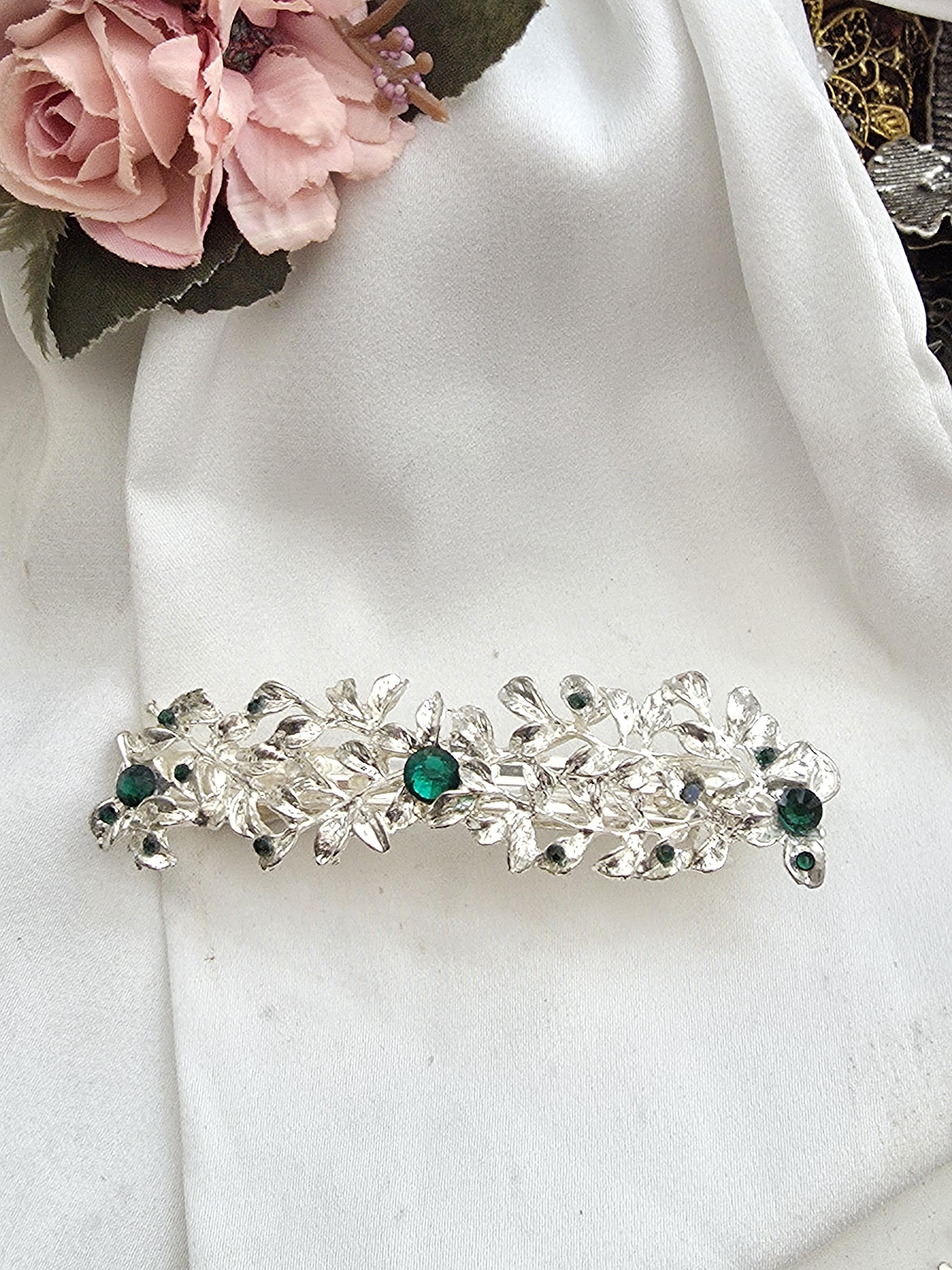 Broche Argentée Avec Pierre Verte - Forme Barrette - Occasion - Créateur