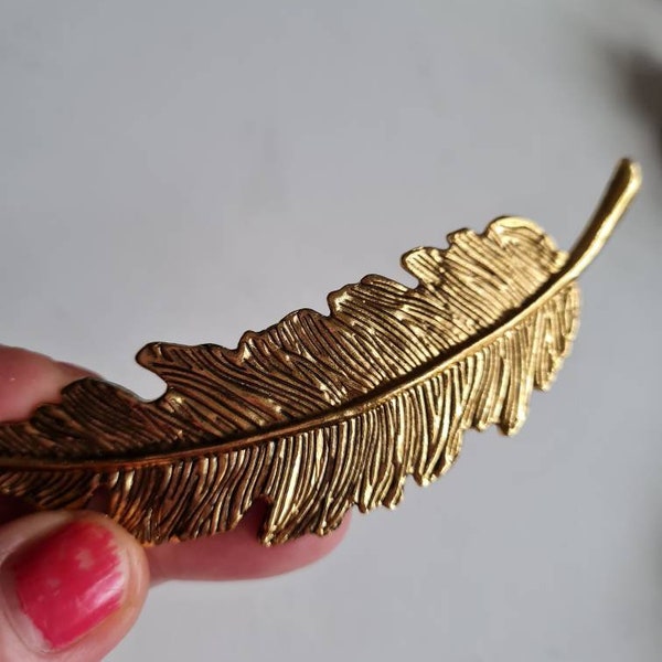 Ancienne barrette en plumes bronzée. Feuille, barrette française rétro. Fine, barrette française pour mariée, plume, métal