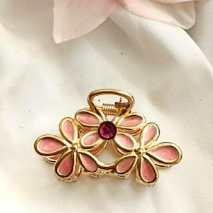 Small Pink flower hair claw,pink rhinestone, handmade, sparkly claw,daisy, floral claw clip,non slip hair clamp, something pink