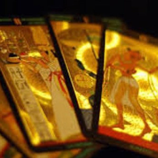 Jeu de tarot doré égyptien Néfertiti, idéal pour les lecteurs de tarot débutants