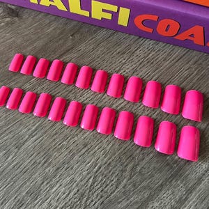 Press on Nails | Glue on Nails | Fake Nails | False Nails | Hand Painted | Glue on nails | Summer  Nails | Square Nails | Pink Nails