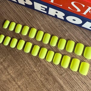 Press on Nails | Glue on Nails | Fake Nails | False Nails | Hand Painted | Glue on nails | Sets of 20 nails | Neon Nails | Matte Nails
