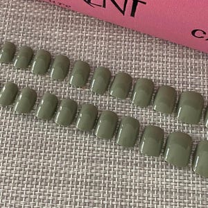 Square Nails | Glue on Nails | Fake Nails | False Nails | Hand Painted | Stick on Nails | Press on Nails | Short Nails | Green Nails