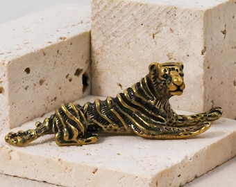 Massive Tiger Messingknöpfe, Tiger Schubladenknäufe im nordischen Stil, individuell gravierte Schrankknöpfe, Messingtiere Schrankknöpfe, moderne Schubladenknäufe