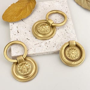 Vintage daisy pulls,Ring Drop floral pulls,Custom Engraved Drawer knobs, Wardrobe knob,Cabinet pull,Cupboard Pulls,Furniture knobs ring