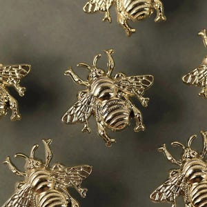 Brass bee Knobs , bumble bee drawer pulls,Custom Engraved wardrobe Knob Cabinet Knobs Modern Drawer Knob,Nursery knobs handles,Kitchen knobs