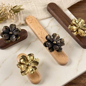 Antique Flower knobs and Pulls,Antique camellia wooden Knobs , Custom engraved bronze floral wood handle, wardrobe Cabinet Knobs Drawer Knob