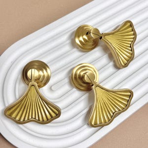 Ginkgo leaf Knobs Pulls,Brass Ginkgo  Knobs , Custom Engraved Ginkgo drawer and  pulls, wardrobe Knob Cabinet Knobs Modern Drawer Knob