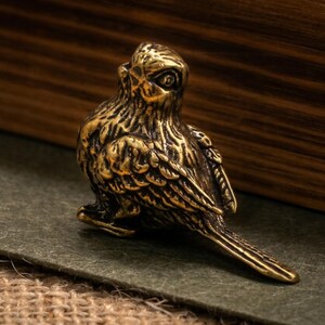 Pomello per cassetto vintage in ottone a forma di uccello, maniglia per armadio in rame massiccio a forma di passero, maniglia antica per mobili a forma di piccolo uccello, elemento decorativo rustico per la casa.