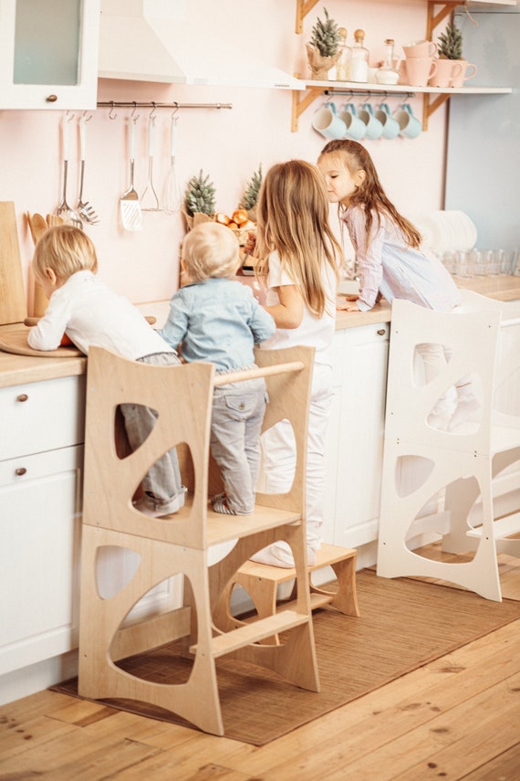 Set per due bambini: Torre Montessori 3 in 1 Sedia extra in tavolo  trasformabile, Mobili didattici personalizzati, Aiutante per bambini in  cucina -  Italia