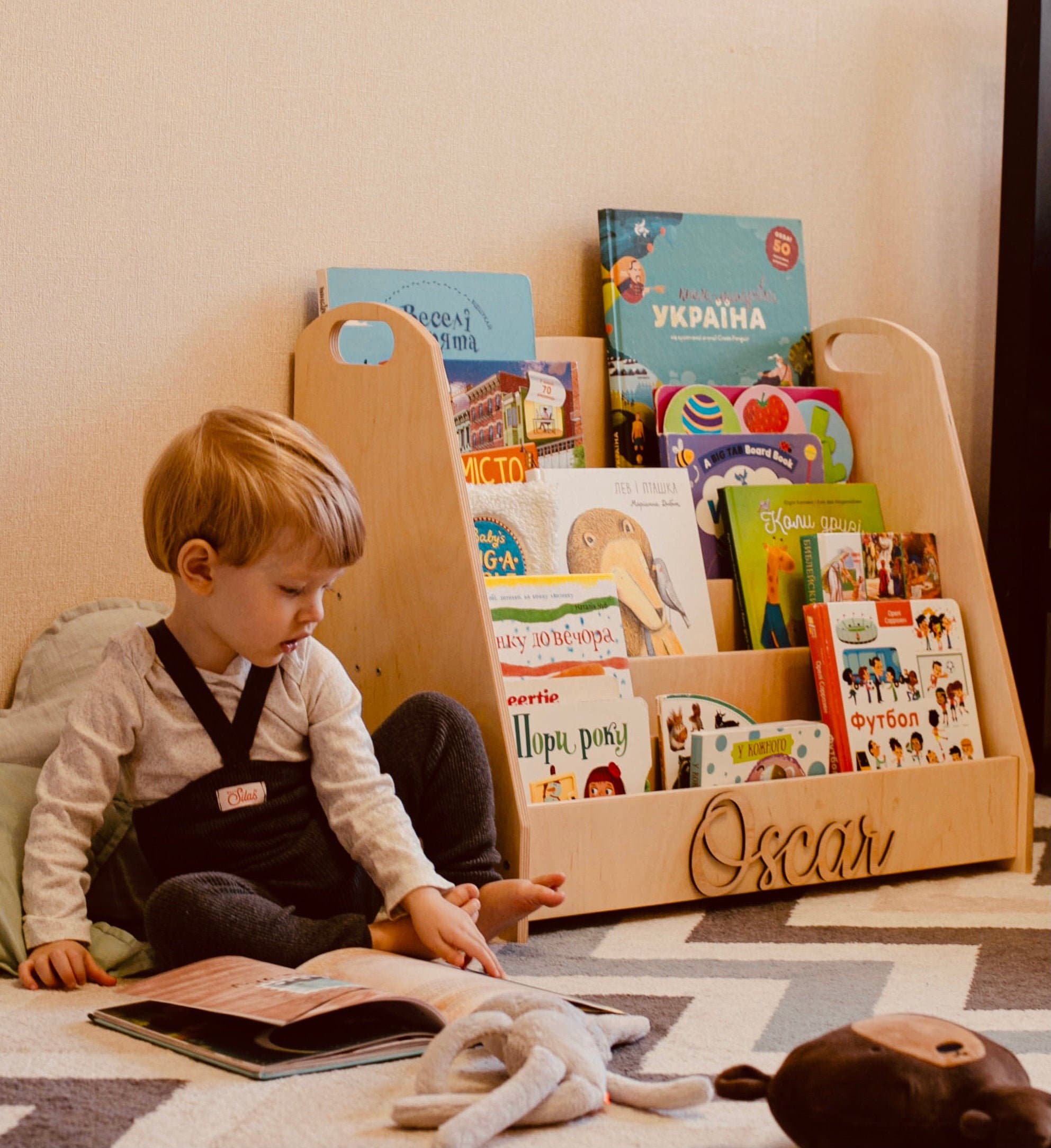 Estantería Montessori con cubículos de almacenamiento Estantería para niños  pequeños Montessori Muebles de madera Regalo de guardería Estantería de  madera LARISSA -  España