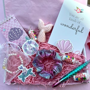 THE LITTLE MERMAID gift set, the little mermaid gifts, birthday gift ideas for young girls, sleepover gifts, mermaid party favours, pamper