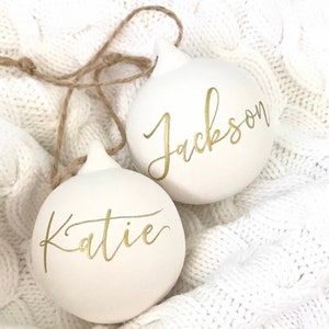 Pallina personalizzata scritta a mano, calligrafia, Natale 23 / bomboniere / addobbi natalizi / decorazioni per matrimoni invernali / matrimonio invernale