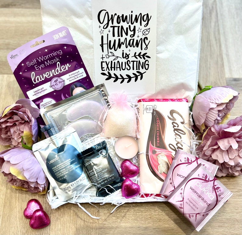 PREGNANCY PAMPER HAMPER, maternity gift sets, mum to be pamper box, self care package for pregnancy, pregnancy pamper gift, baby shower gift zdjęcie 4