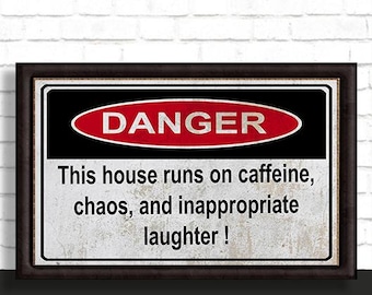 DANGER Home , inspiriert von Anzüge, ihr Wandkunstgeschenk. Hochauflösendes Meme Poster, Retro digitaler Download Bild, Boho Mancave Bild.