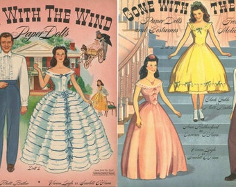 Może przedstawiać: Zestaw vintage papierowych lalek z postaciami z filmu "Przeminęło z wiatrem". Zestaw zawiera papierowe lalki Scarlett O'Hara, Rhett Butlera i innych postaci z filmu. Lalki są ubrane w kostiumy z epoki i są wyposażone w różne akcesoria.