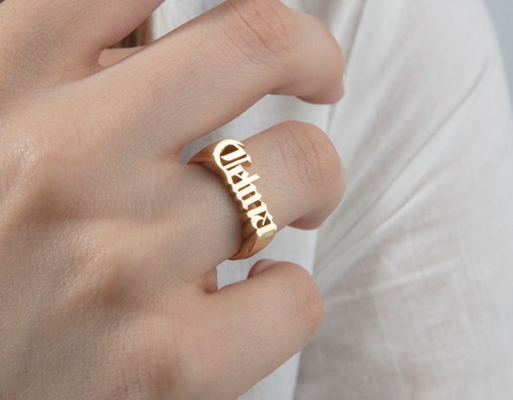 Signature Name Ring (Gold)