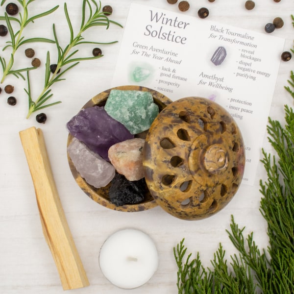 Winter Solstice Crystal Kit | Yule Celebration Gift Set | Stones for Christmas, Traditional Winter Holiday Set, Wiccan, Pagan