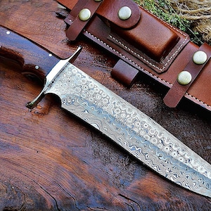 Hand Forged Damascus Steel Bowie Knife: Exotic Rosewood Handle, Leather Sheath