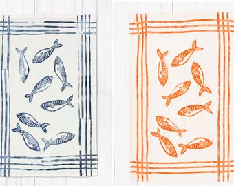 Paño de cocina de lino estampado a mano con patrón de peces azules y naranjas, decoración de cocina de algodón orgánico.