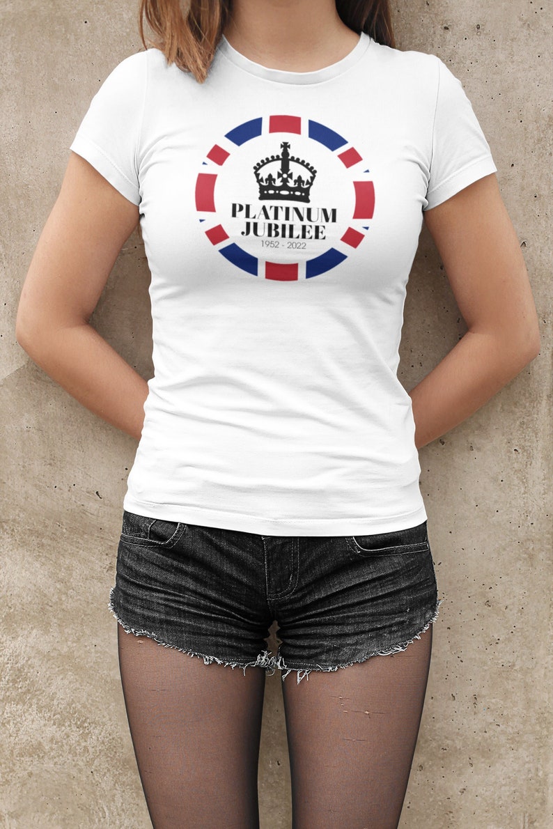 The Queens Platinum Jubilee T-Shirt 2022, Queen Elizabeth II Tee, Union Jack T-Shirt, Mens Ladies Shirt, Graphic Tee 