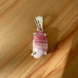 Pingente de prata esterlina com rodocrosita, pingente de rodocrosita rosa, joias com pingente de prata com pedras preciosas, joias com pedras preciosas, pedras preciosas de aniversário