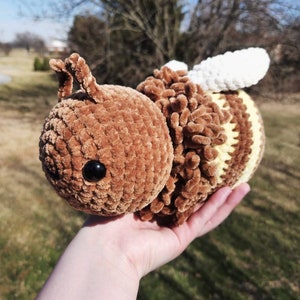 Amigurumi Bumble Bee Plushie/Stuffed Animal - Crochet/Yarn