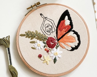 Butterfly Female Embroidery Kit / Craft Kit for Adults / Full DIY Kit / Summer Hand Embroidery Kit / Needle Craft Kit / Wildflower Hoop Art