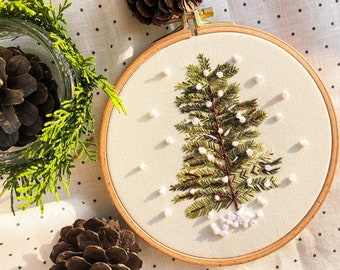 Christmas Tree Beginner Embroidery Kit / Christmas Craft Kit / Hand Embroidery Full Kit / Christmas Decoration / Winter Hoop Art