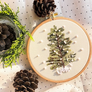 Kit de bordado para principiantes de árbol de Navidad / Kit de manualidades navideñas / Kit completo de bordado a mano / Decoración navideña / Arte con bastidor de invierno