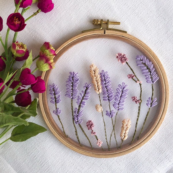 Lavender Dandelion Tulle Embroidery Hoop.  Hand Embroidery Hoop Art.  Housewarming Gift.  Tulle Hoop Art.