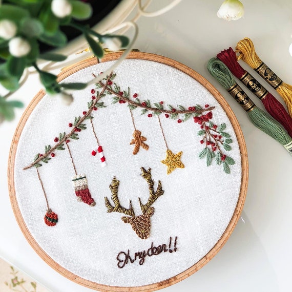 Snow Keychain 4 Pcs Embroidery Starter Kit with Christmas Pattern,Christmas Embroidery Kit for Beginners,DIY Cross Stitch Kits for Adults(4