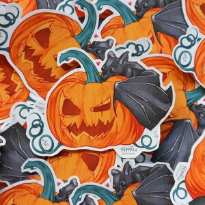 Sticker chauve-souris citrouille | Sticker bébé mignon Halloween, effrayant mais kawaii coloré en vinyle mat pour ordinateur portable, bullet journal, agenda, ipad