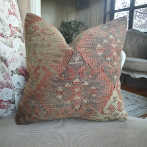 Kilim pillow cover beige pink 16x16, authentic pillow, vintage handmade geometric cushion, ethnic boho throw pillow, southwestern pillow